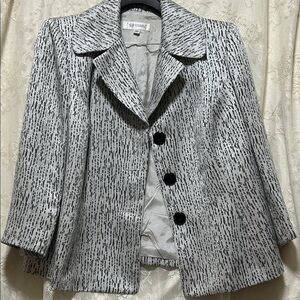 SUIT STUDIO Black & White Patterned Jacket.